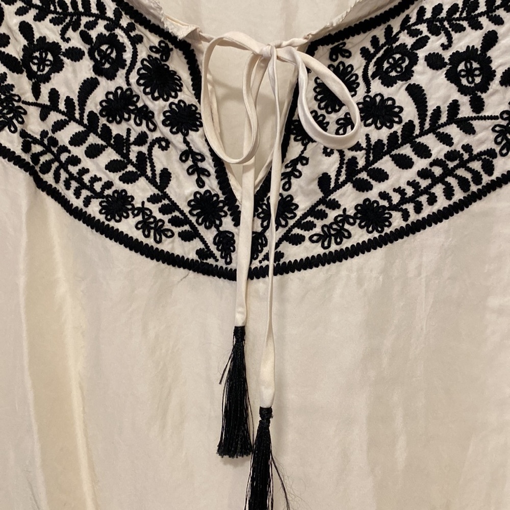 Top Classic Embroidered - Picture 6 of 8
